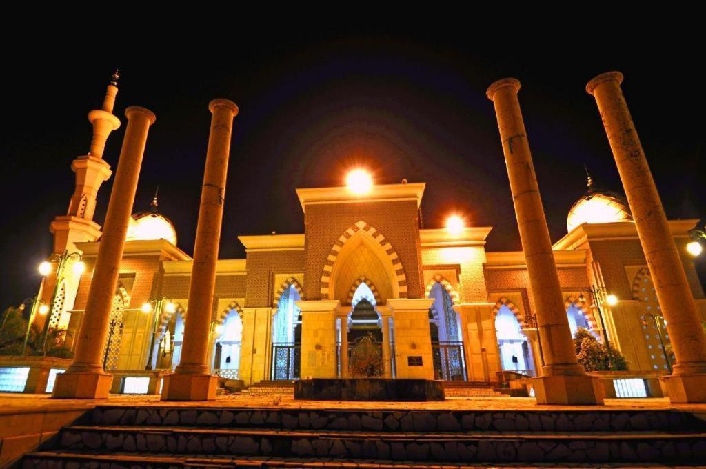 The Rinra Otel Makassar Dış mekan fotoğraf