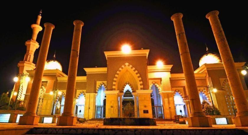The Rinra Otel Makassar Dış mekan fotoğraf