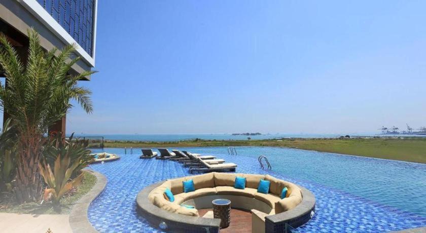 The Rinra Otel Makassar Dış mekan fotoğraf