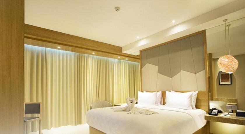 The Rinra Otel Makassar Dış mekan fotoğraf