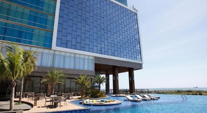 The Rinra Otel Makassar Dış mekan fotoğraf