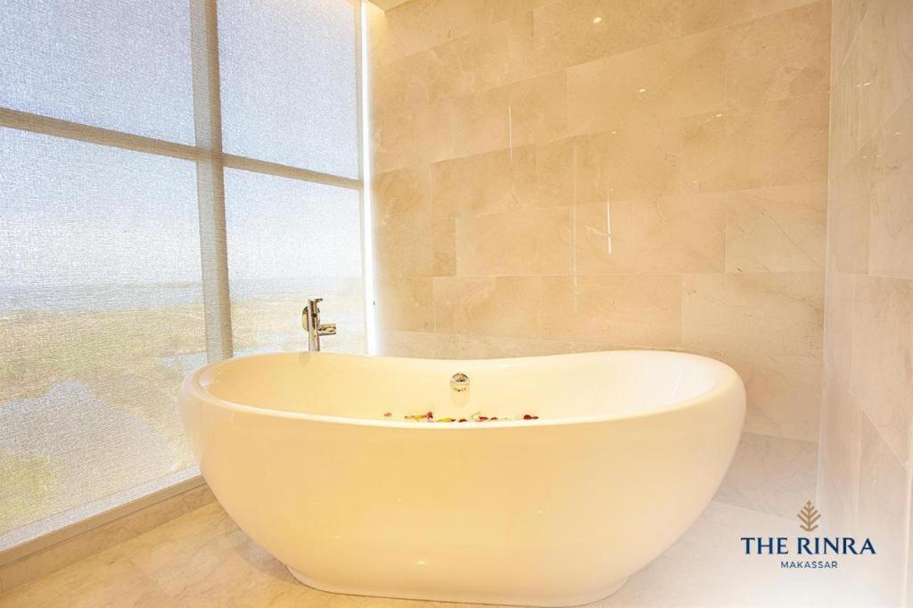 The Rinra Otel Makassar Dış mekan fotoğraf